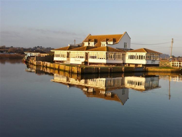The Boardwalk Vila West Bay Exterior foto